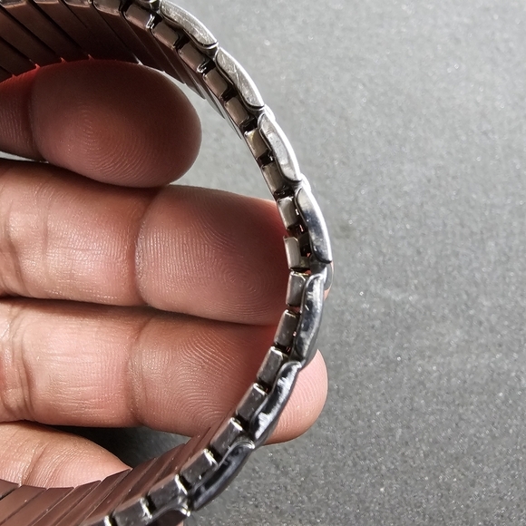 Invicta Special Edition 4230 Ladies Quartz Watch Silver Tone MOP Dial Working cr - Picture 7 of 12